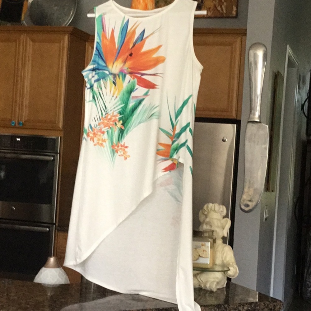 Sleeveless long tunic